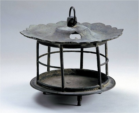 鋳銅唐草文釣燈籠／千葉県