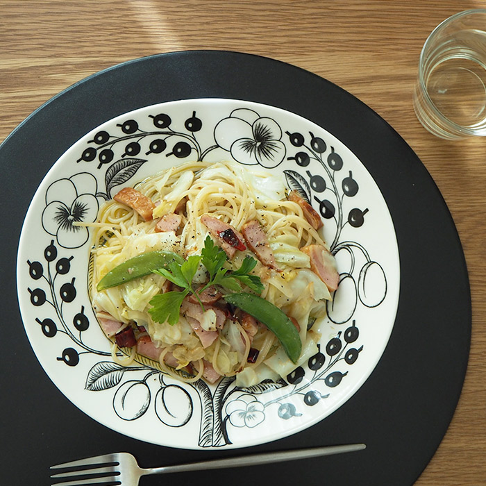 アラビア ブラック パラティッシ オーバルプレート 22×25cm / ARABIA