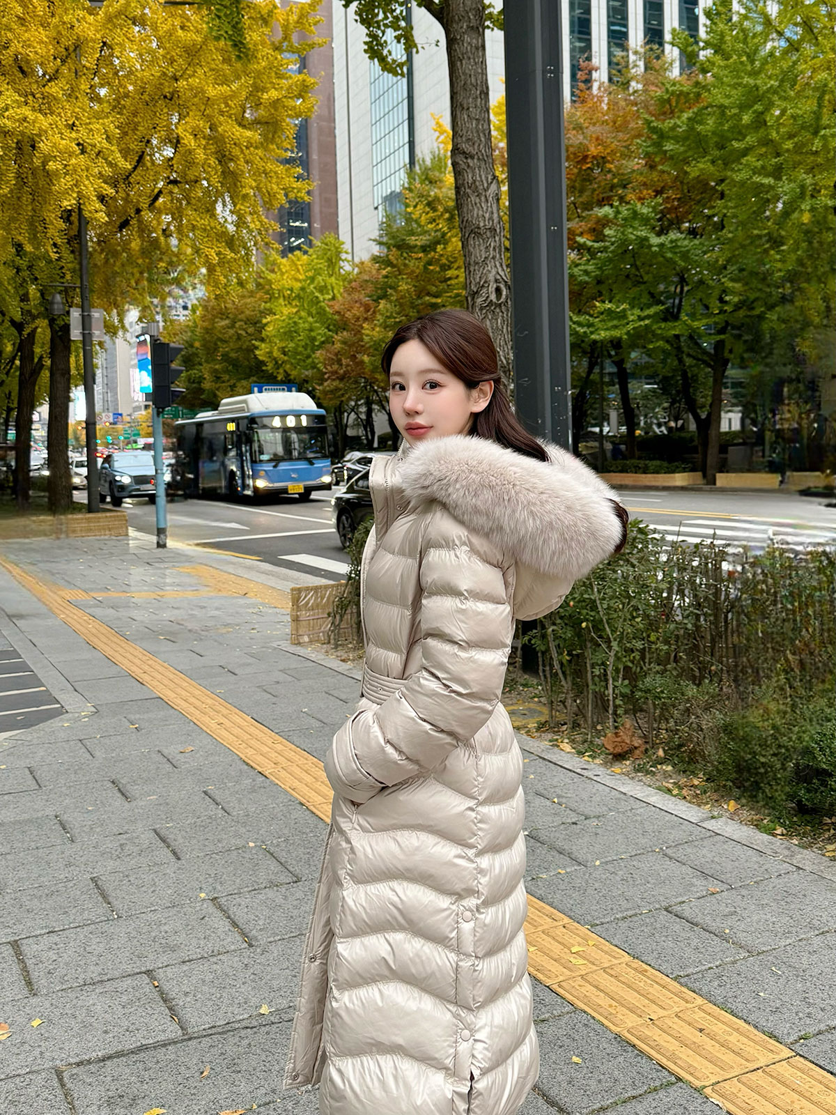 クン ミアファーロングダウンコート カラー:ブラック、シアーベージュ