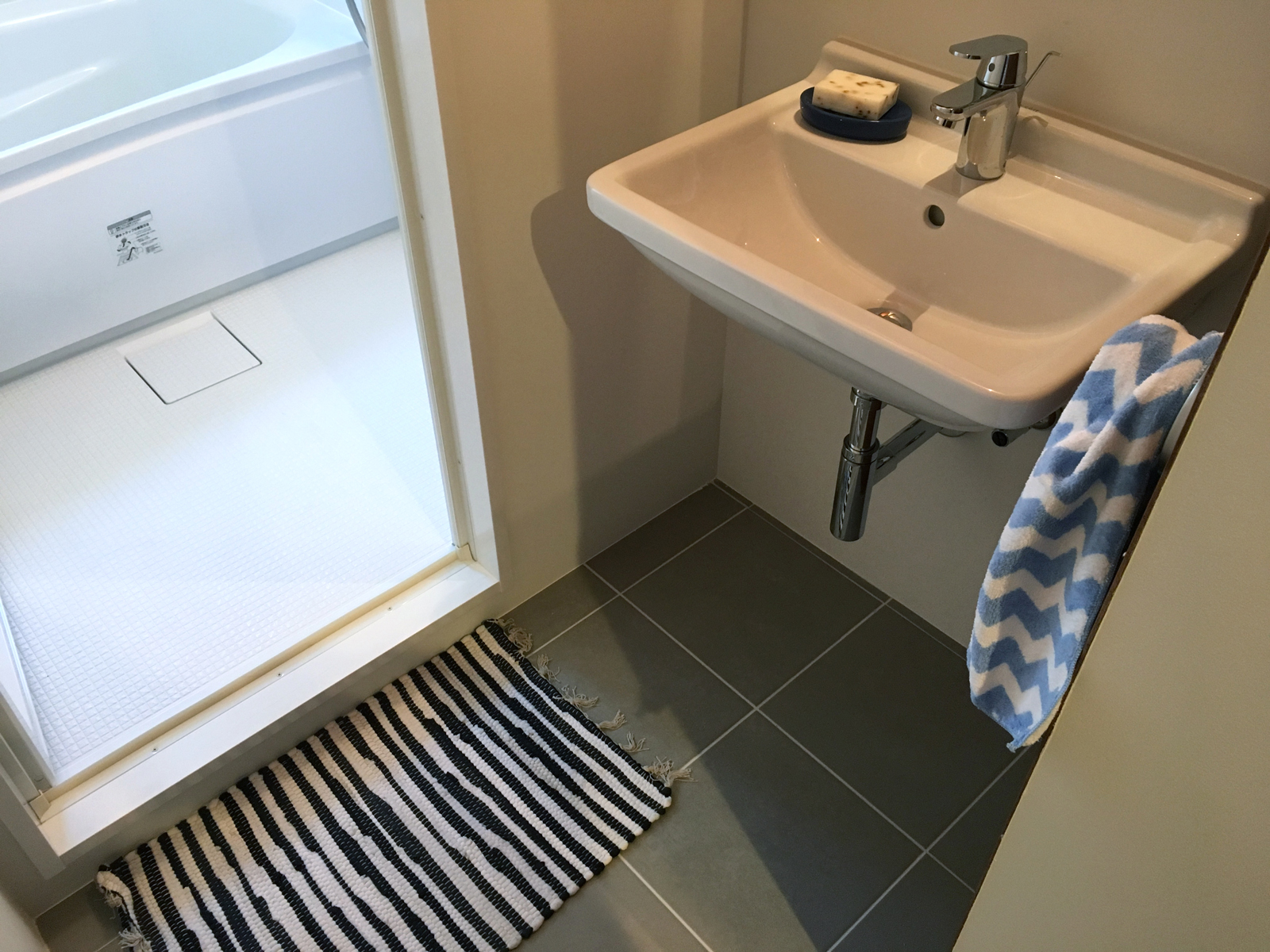 土間タイル 内床用 ライトグレー（ケース） | FL-TL001-13-G141 | 床