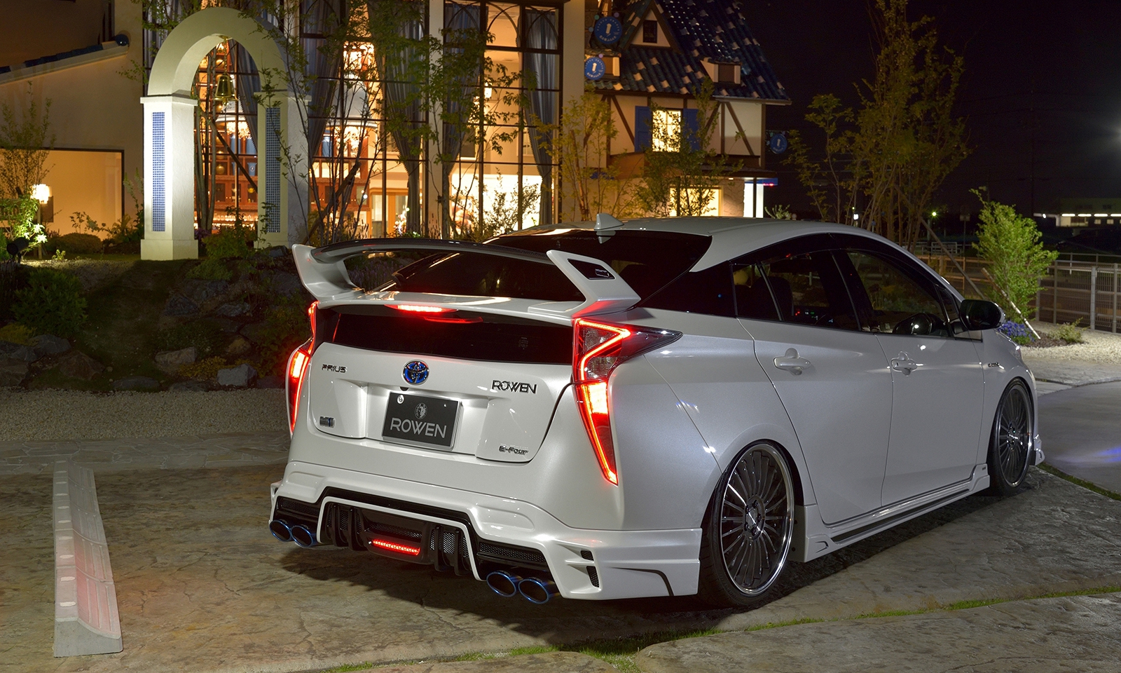 50 PRIUS 前期 MODEL｜TOYOTA｜BODY KIT｜Rowen オフィシャルサイト