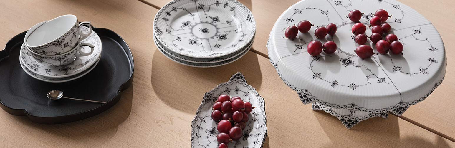 ブラックフルーテッド コレクション|ロイヤル コペンハーゲン 公式