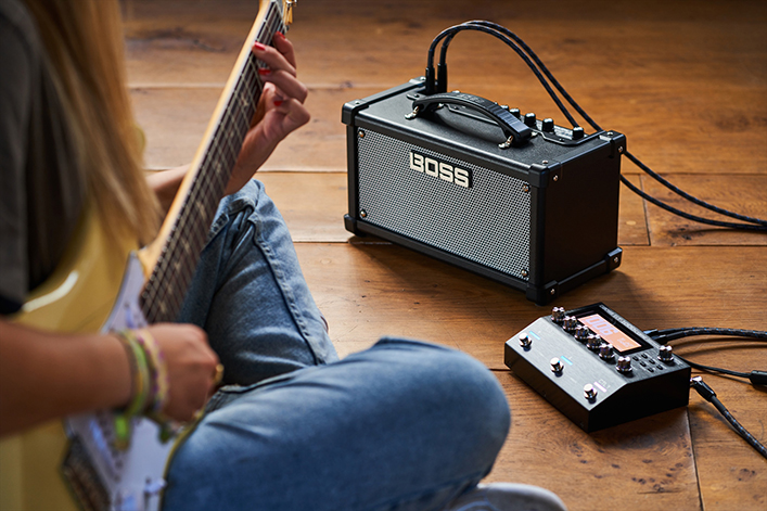 Roland - Company - ニュースリリース - 2022 - コンパクトなボディに