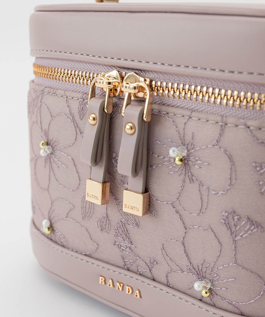 グニフニ♡80s vintegeフラワーbunnyボディバッグ 横田ボタン店