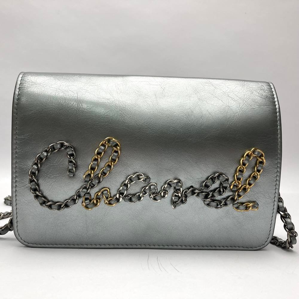 CHANEL シャネル 筆記体ロゴ チェーンロゴ チェーンウォレット ワン