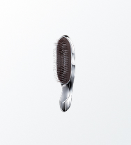 簡単本格ブローで、根元にボリューム、毛先にまとまり。「ReFa ARC