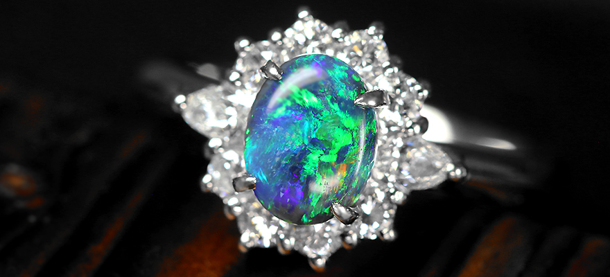 オーストラリア ライトニングリッジ産ブラックオパール 0.72ct