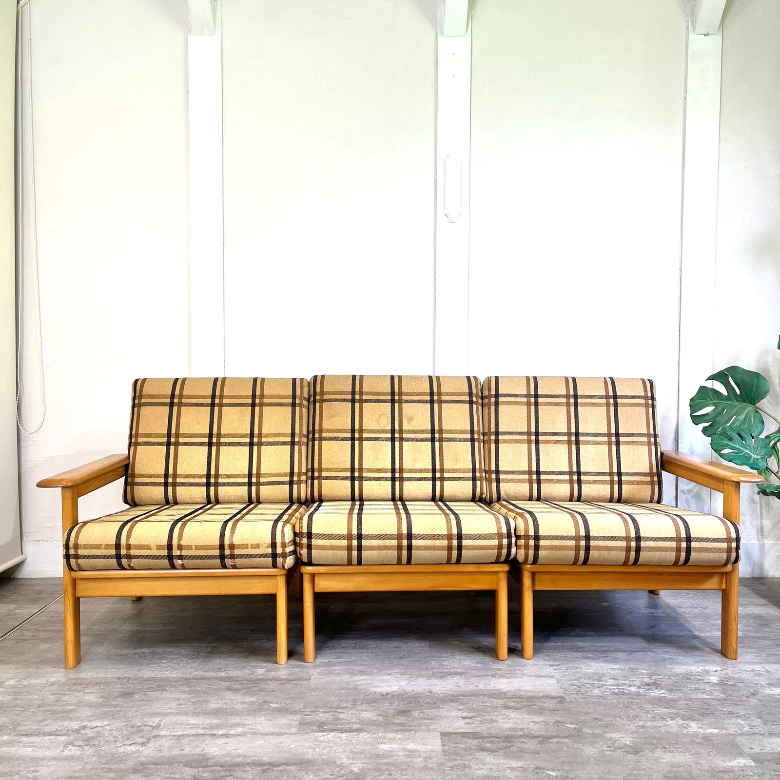 オールドカリモク シングルソファ A ビンテージ ZR24194 オールド