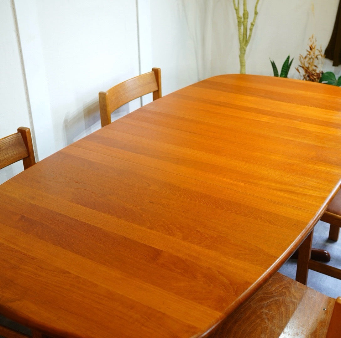 グドメ / Gudme Mobelfabrick 伸長式ダイニングテーブル チーク無垢