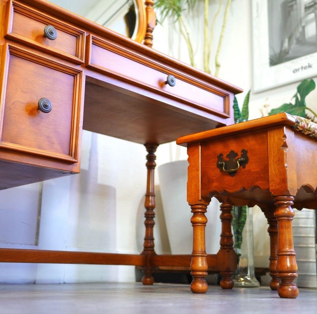 横浜ダニエル ドレッサー 収納付スツール付 化粧台 中古 カバ桜 国産