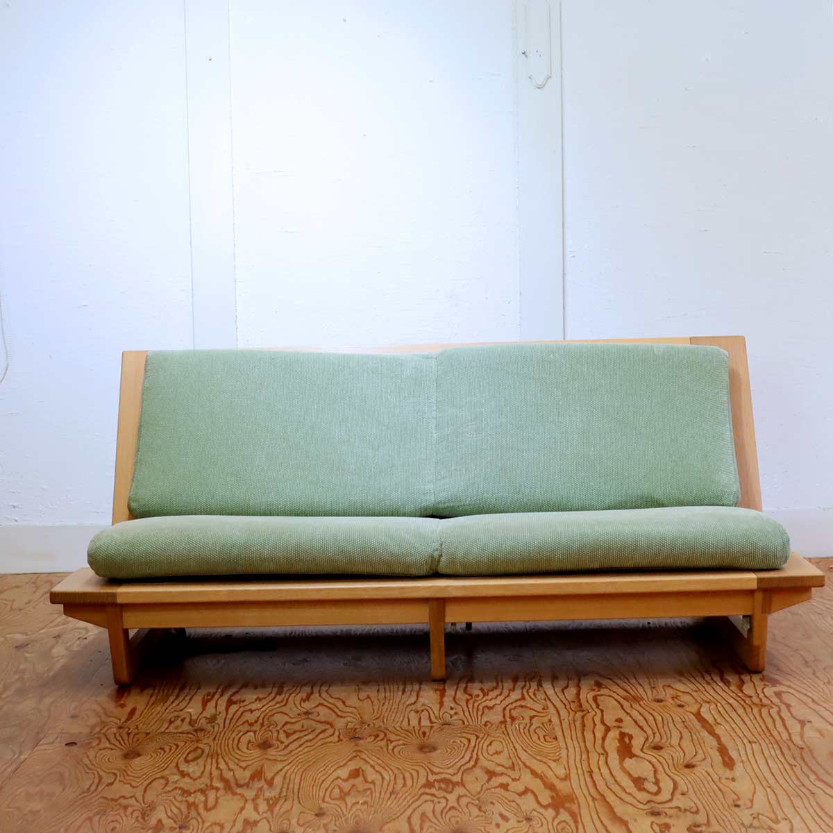 久和屋 ELEMENT エレメント ソファ ベンチソファ グリーン 中古 床