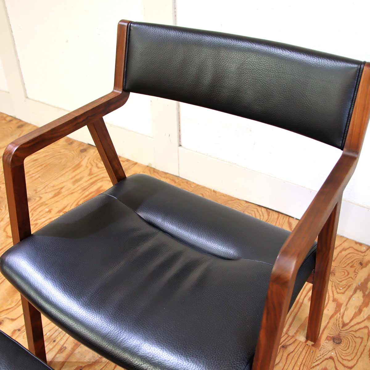 シギヤマ家具 岩倉榮利 ウォールナット 本革 イージーチェア シングル