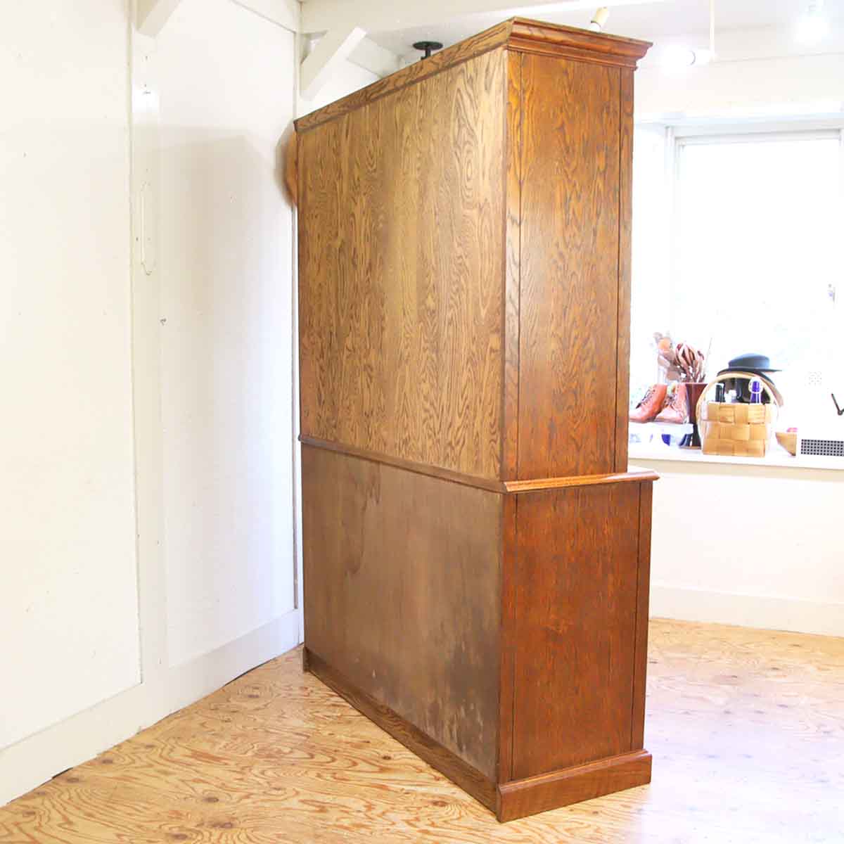 三越 ブルージュ カントリーハウス カップボード 食器棚 3枚扉 中古