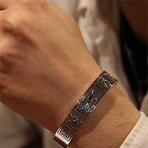 ナバホ族 Howard Nelson 14K サンバースト バングル 【送料無料】