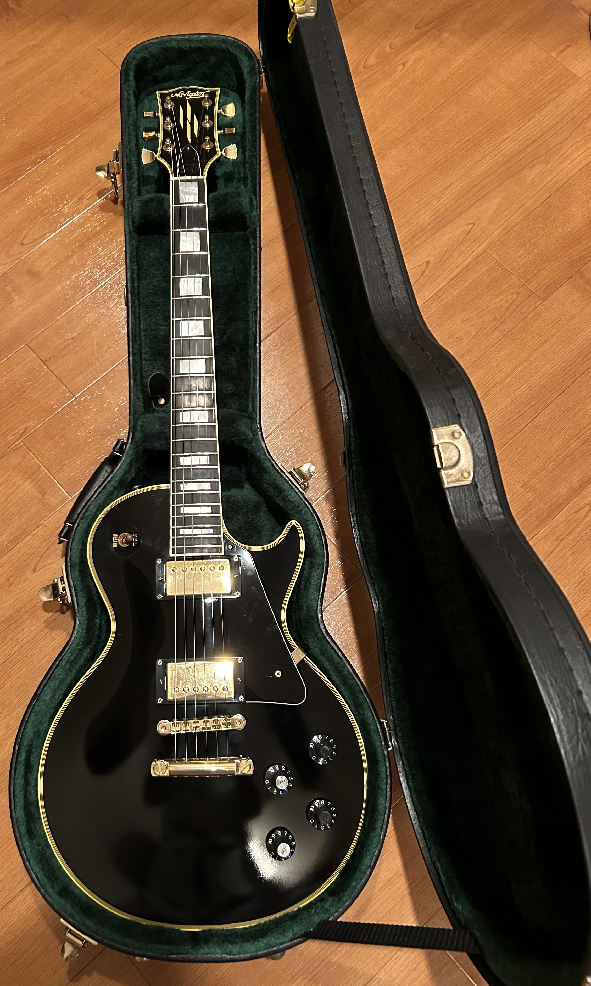 Belated NGD: Navigator N-LP-480CTM (Les Paul Custom) | The Gear Page