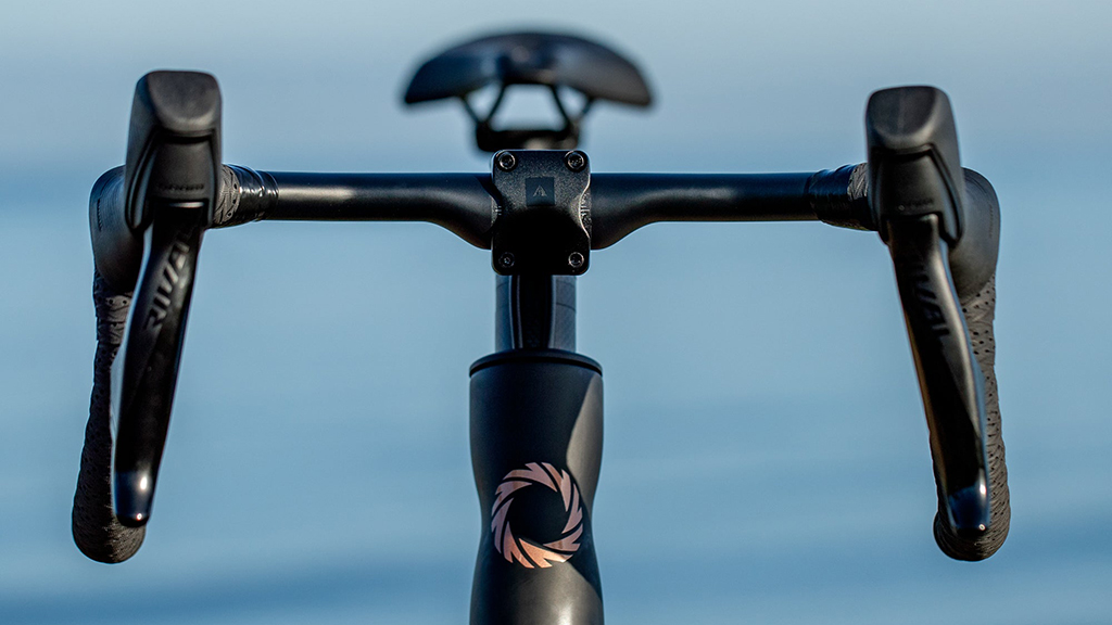 プロファイルデザイン：新製品】理想的なナローポジションを実現 CANTA