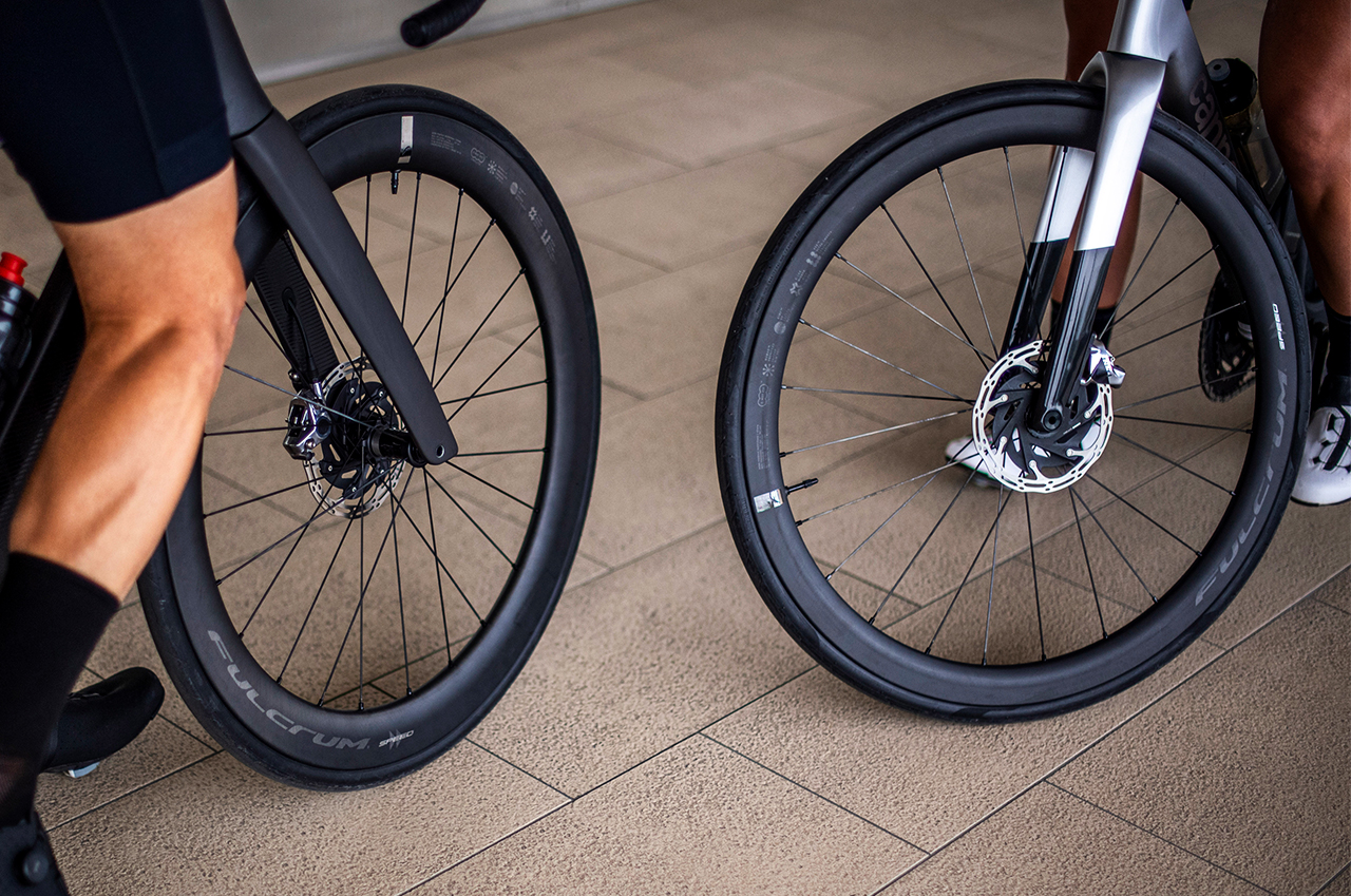 FULCRUM | カワシマサイクルサプライ | スポーツサイクル&パーツ輸入卸売業