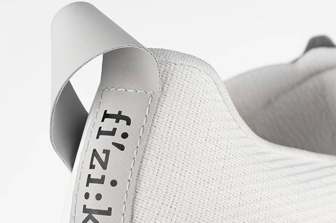 TRANSIRO HYDRA AEROWEAVE CARBON | カワシマサイクルサプライ