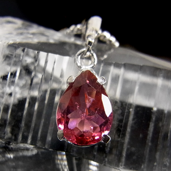 岡山のパワーストーン、風水・開運グッズのお店 龍祥本舗 / ルベライト