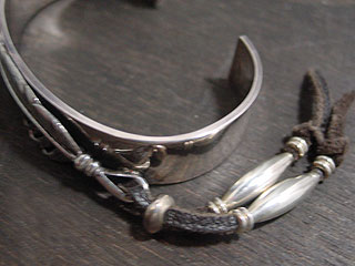 K-SMITH フェザー付きバングル