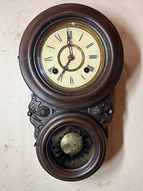 昔懐かしいアンティーク柱時計をお届け|WATERBURY