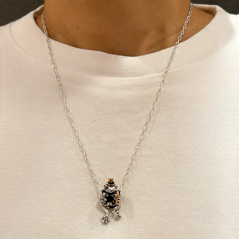 Daum ドーム Pate De Verre 蛙 Frog ネックレス Daum ドーム Pate De