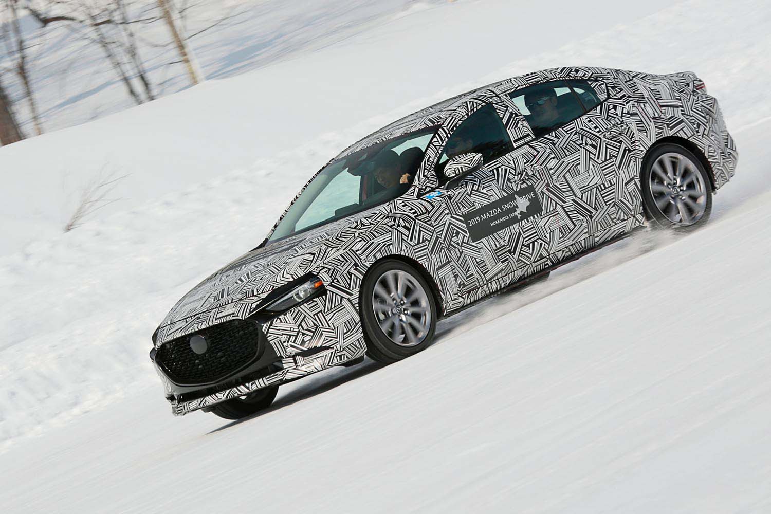 マツダ3セダン プロトタイプ（FF/6AT）【試乗記】 雪も溶かす