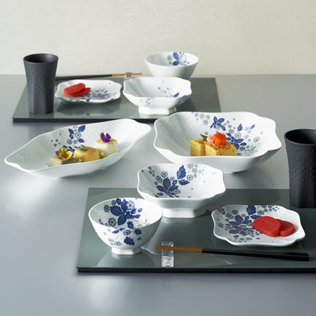 ストロベリー ブルーム インディゴ スクエアボウル|WEDGWOOD公式