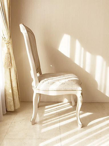 ラ・シェル ダイニングチェア アンティークベージュピンク＆ゴールド色