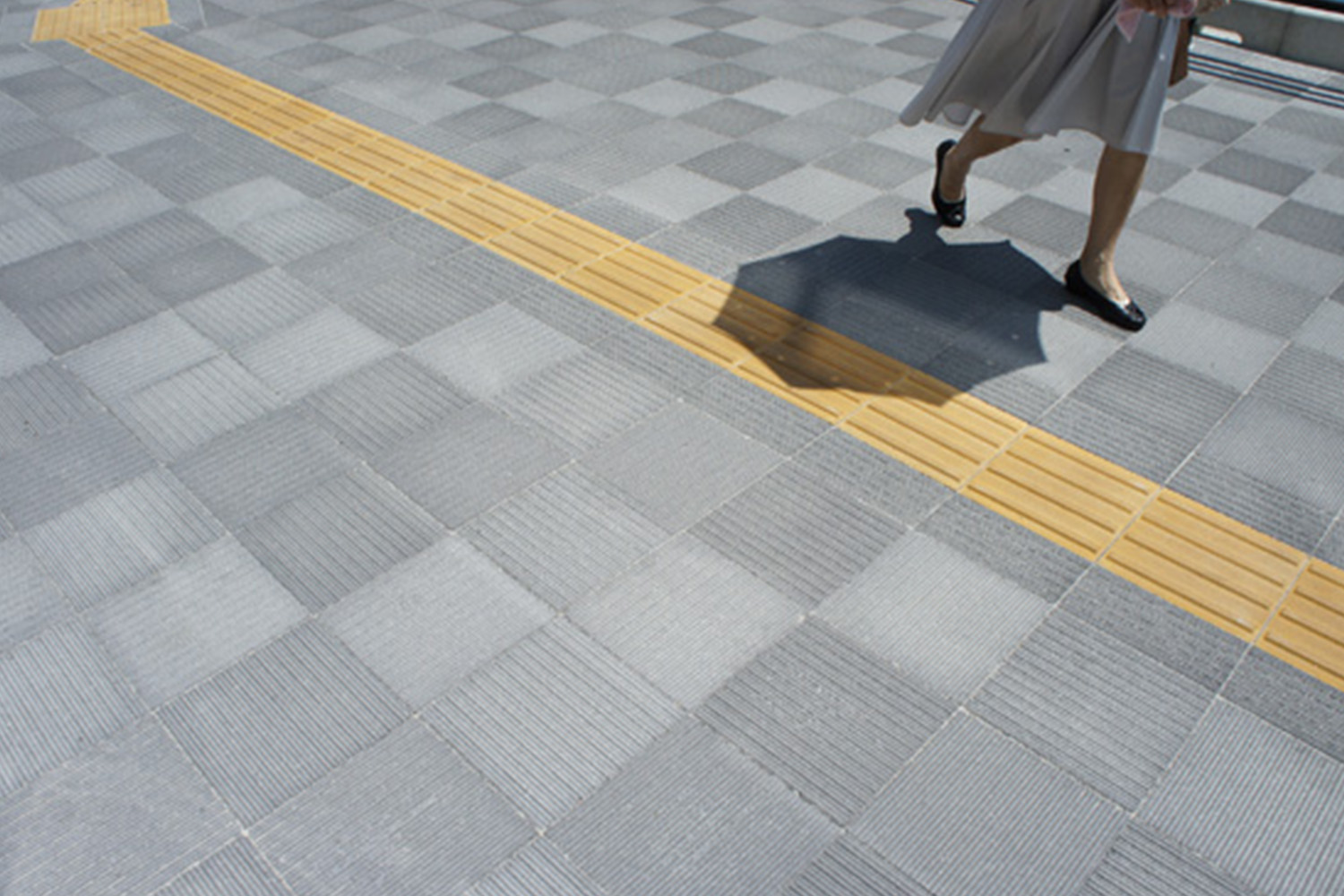 視覚障害者誘導用ブロック（非透水平滑型／非透水型／透水型