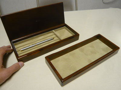 万年筆ケース [万年筆などの筆記具整頓,2段重ね,木の風合い,起毛状の