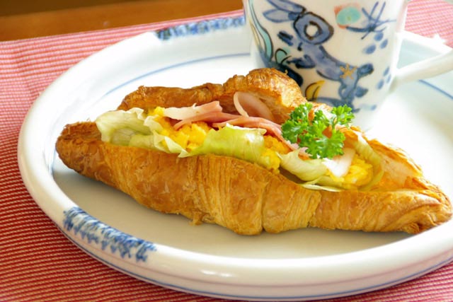 砥部焼の和食器 向井窯の大皿