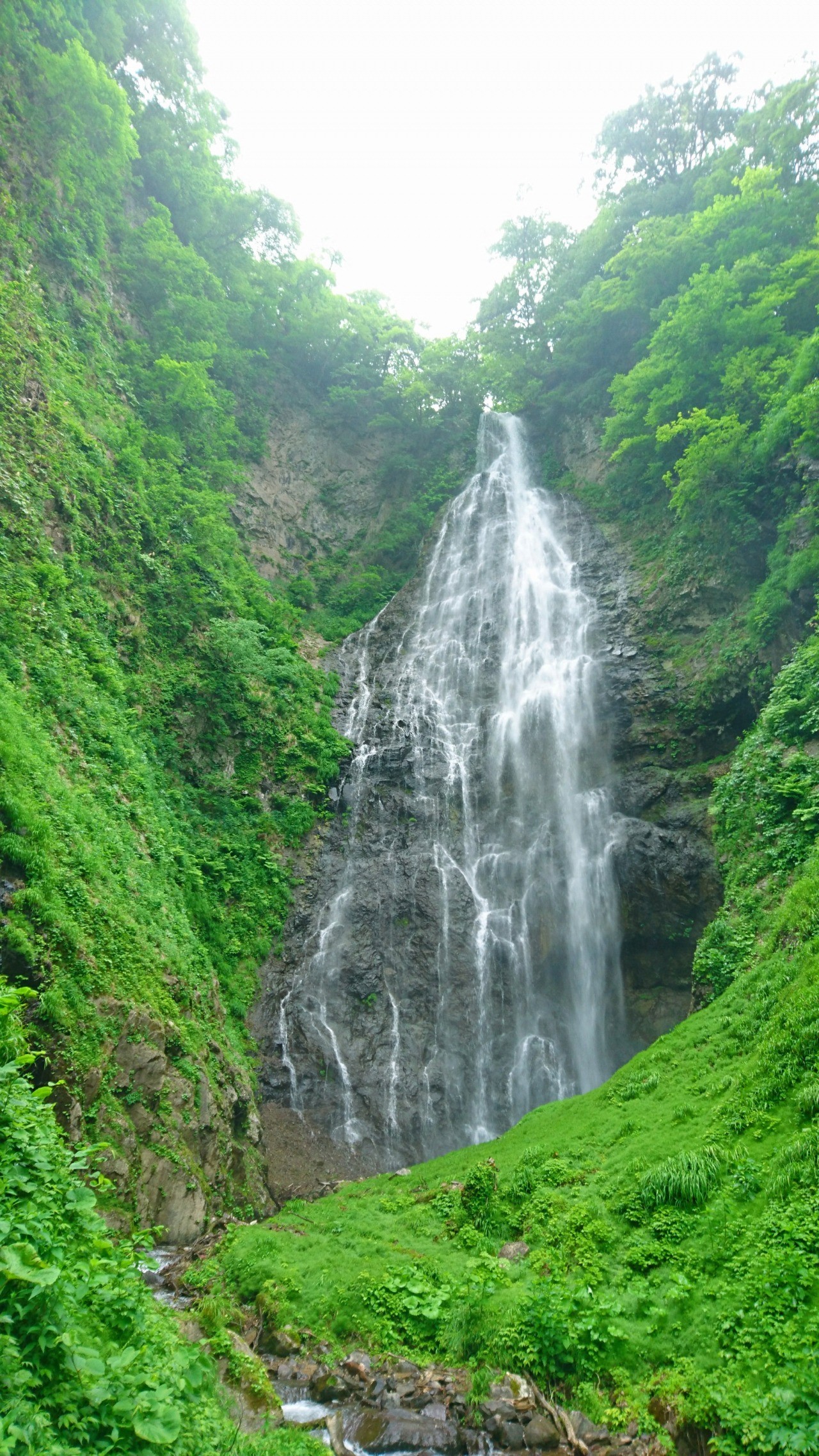 くろくまの滝 (鰺ヶ沢町 )｜東北の観光スポットを探す | 旅東北 - 東北