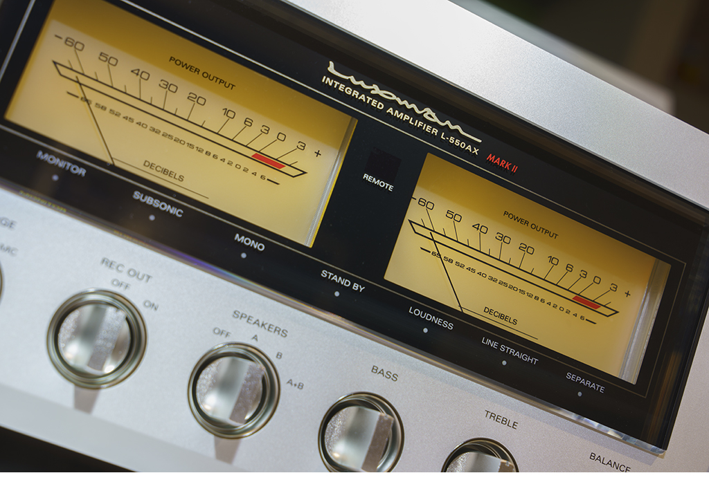 The Luxman L-550AXII Integrated Amplifier