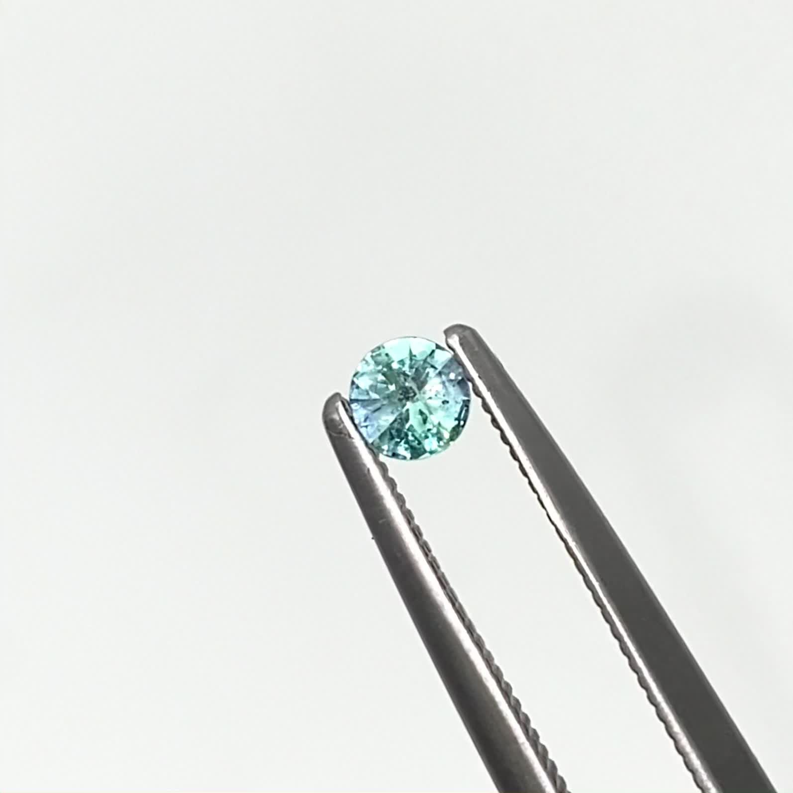 ブルーグリーンコーネルピン(宝石名ブルー グリーン・コーネルピン