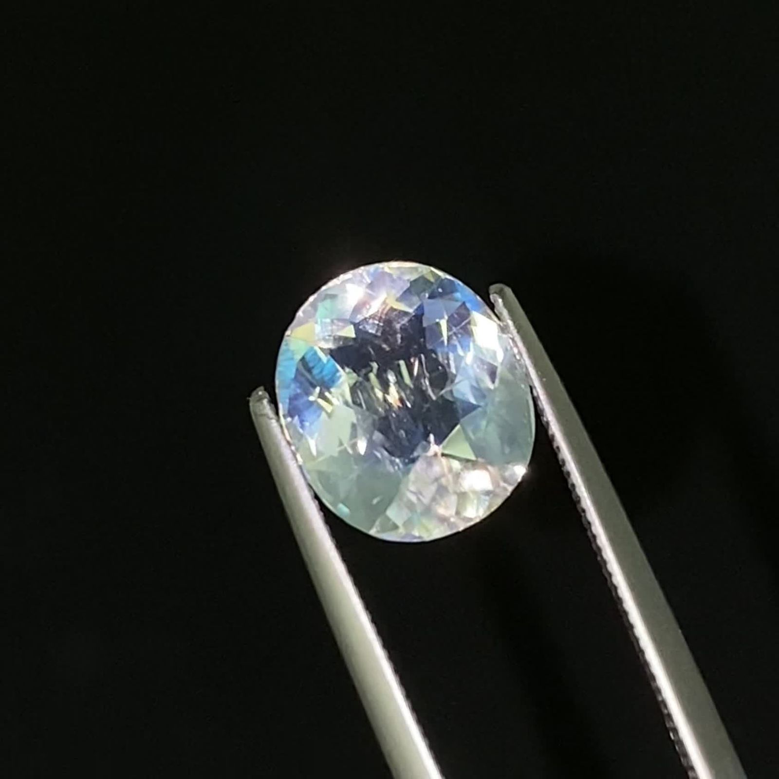 レインボームーンストーン(宝石名ラブラドライト)マダガスカル産 ソ付