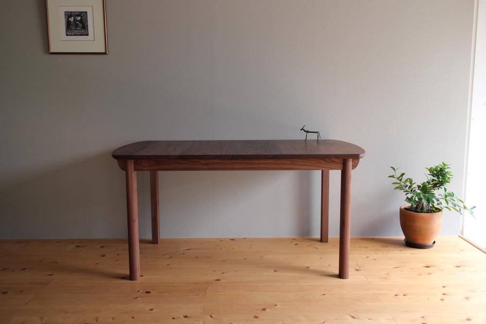 ウォールナットのエクステンションテーブル - オーダーメイド家具