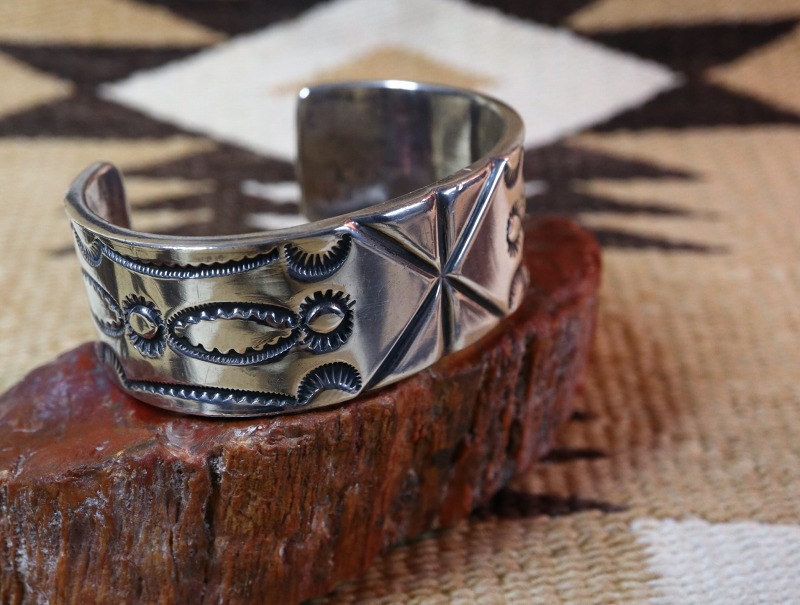 INDIAN JEWELRY LEATHER ARTS&CRAFTS Tah'bah TRADERS / 【Jack Adakai