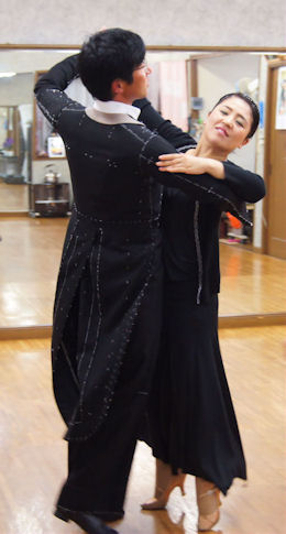 仮縫いについて03 | オーダースーツ&社交ダンス燕尾服は技術世界1位の