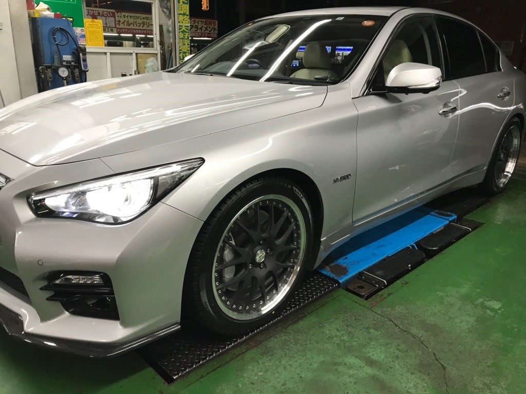V37スカイライン（350GT FOUR HYBRID TypeSP） 19インチのVRX2装着