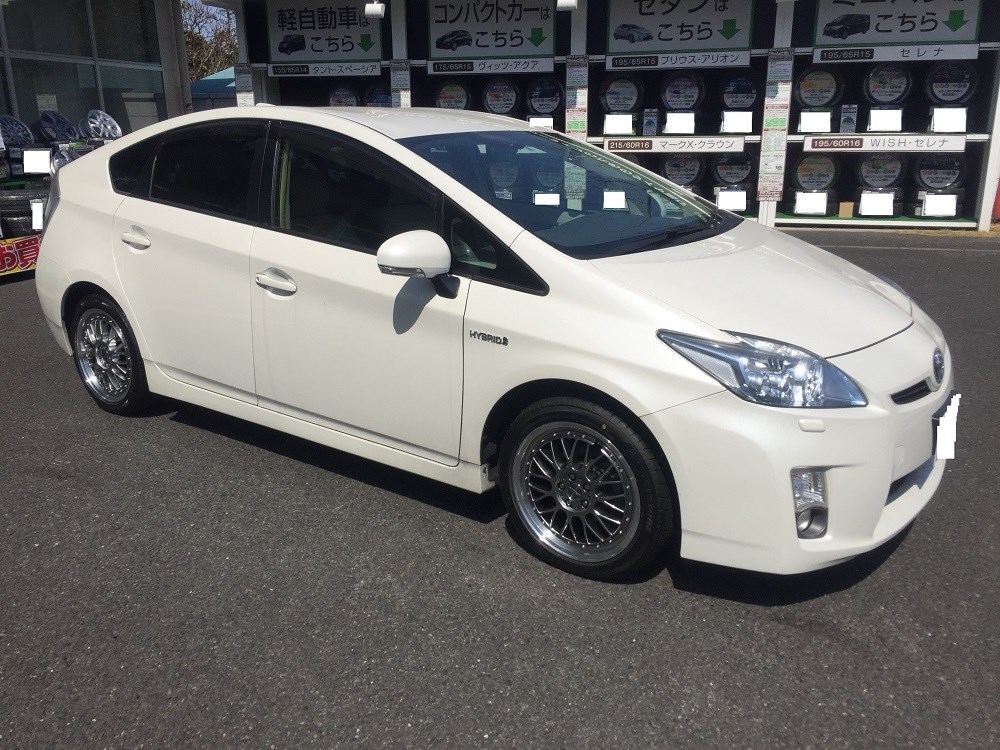 プリウス ホイールセット取付 | 店舗おススメ情報 | タイヤ館 西荻窪