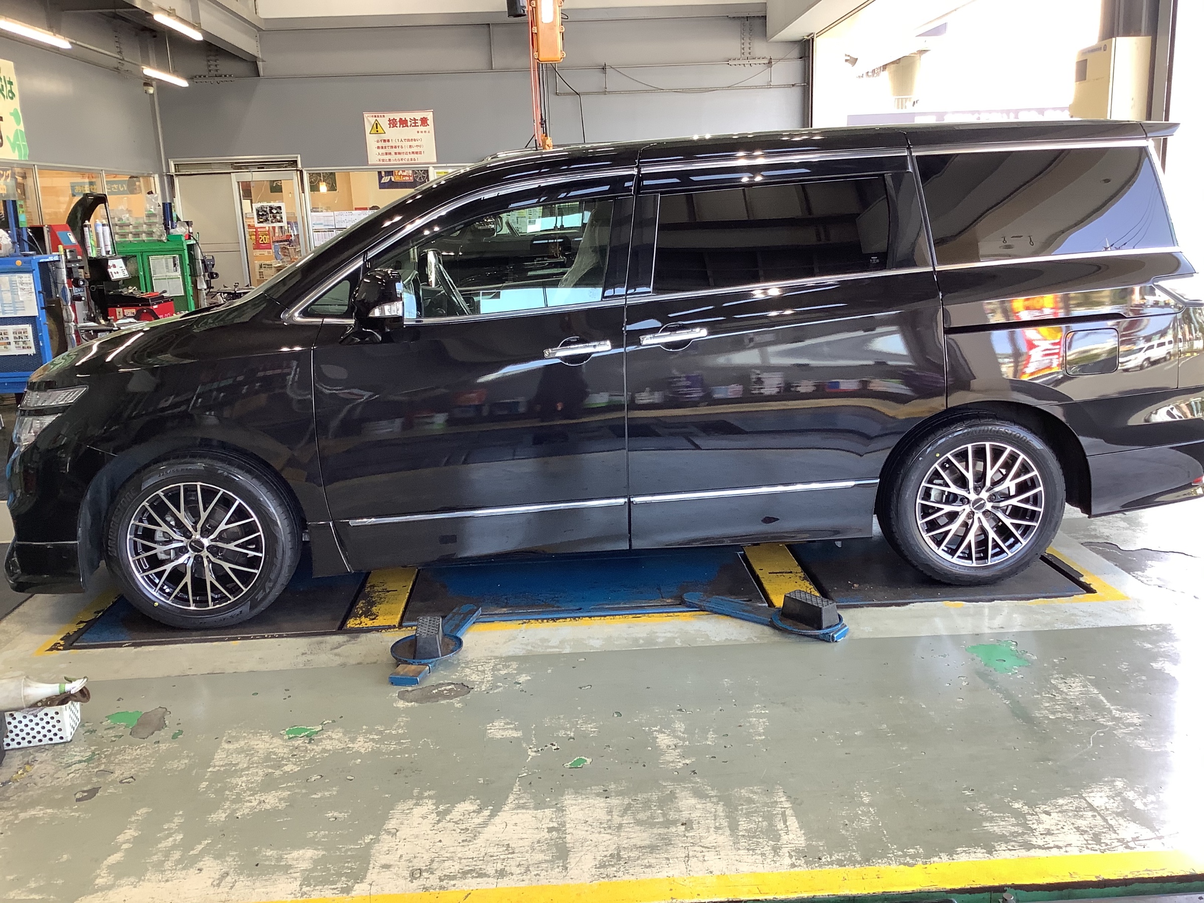 孝明 【完成品】フジミ 1/24 エルグランド トラッキンカスタム 孝明