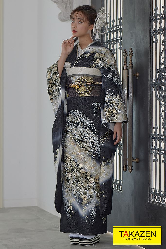 ヴィンテージスタイル 黒/金 サクラ柄 高級柄 モード系振袖