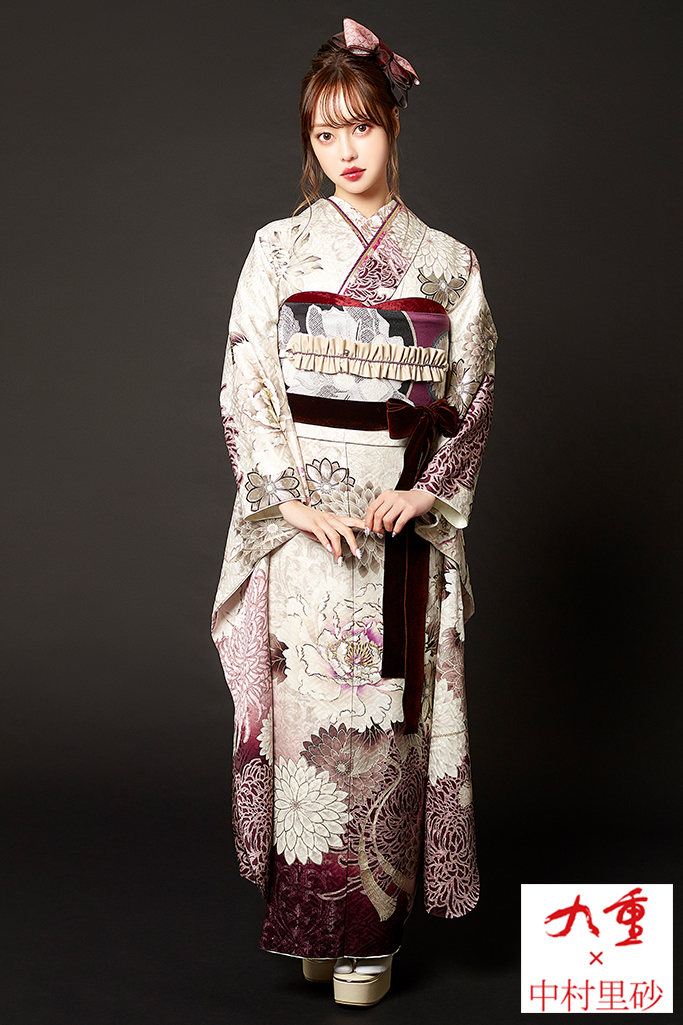 九重×中村里砂 クリーム/エンジ/くすみカラー 牡丹柄/大柄 トレンド