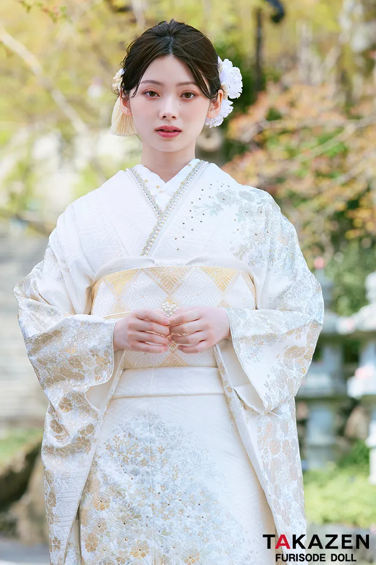 プレミアム古典 白/赤/黒 絞り/花柄 華やか 高級振袖 上品古典振袖 金