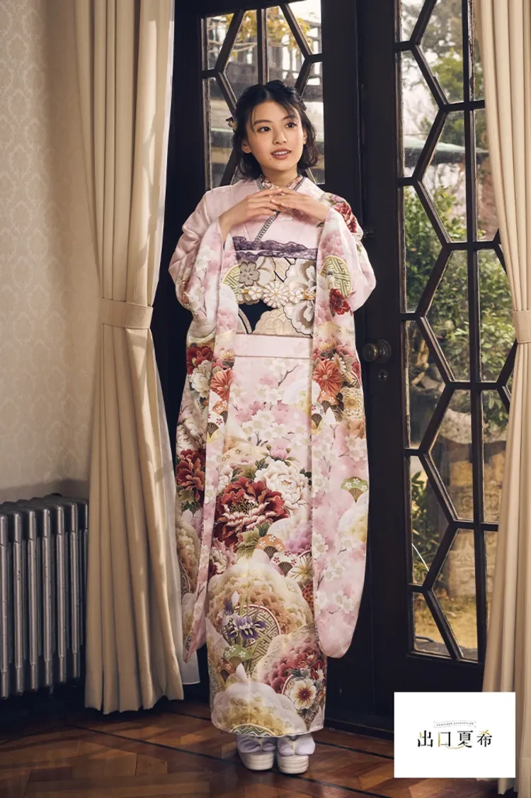 4ページ目｜ピンク色の振袖｜成⼈式の振袖レンタルならTAKAZEN、世界