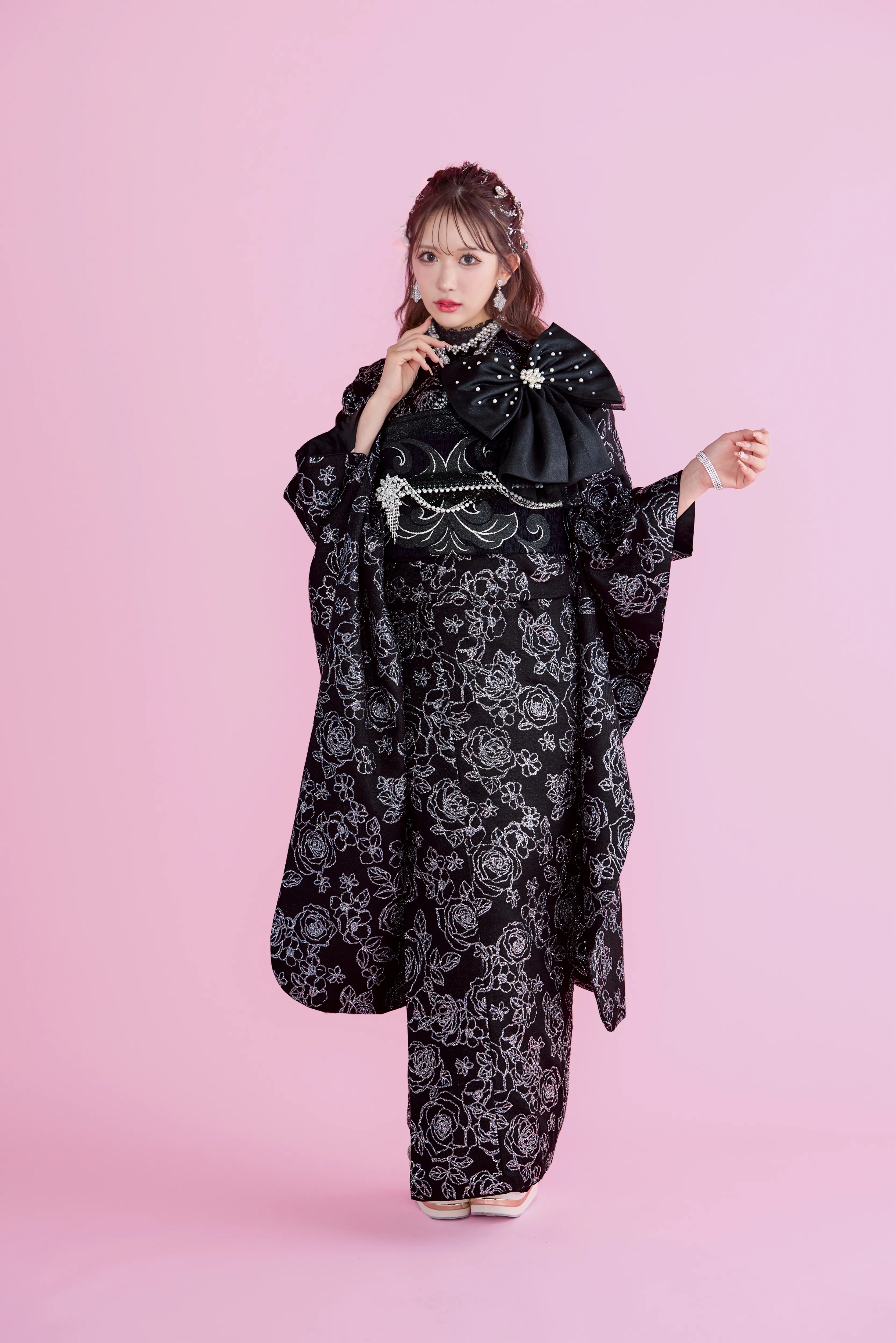 ヘップバーンシュシュ 黒/オールブラック バラ柄 グリッター リボン