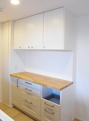 IKEA食器棚の事例。新築マンション千葉市。W130㎝。