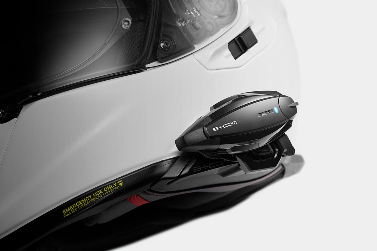 まるで純正オプションのような自然な仕上がりに！ サイン・ハウスからB