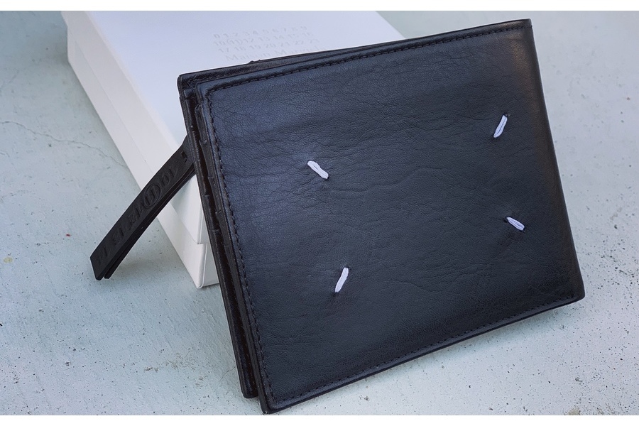 Martin Margiela 11 /マルタンマルジェラ 11 より 17AW の 2つ折り財布